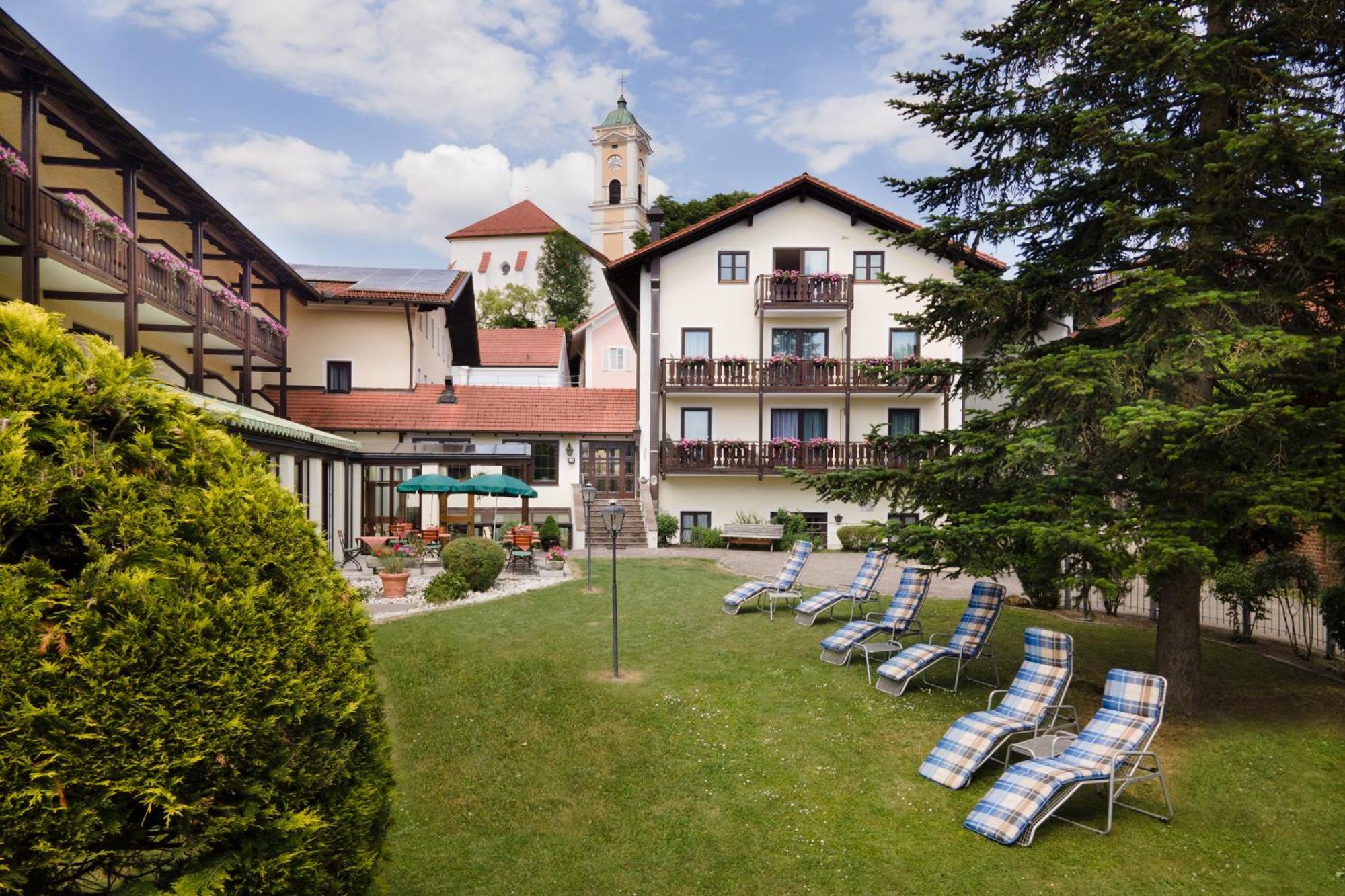 Gräfliches Hotel Alte Post Bad Birnbach Exterior foto