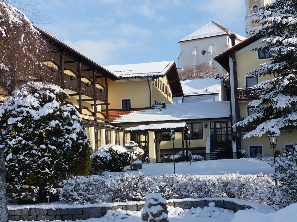 Gräfliches Hotel Alte Post Bad Birnbach Exterior foto